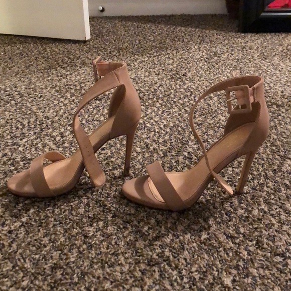 Shoes - Nude heels